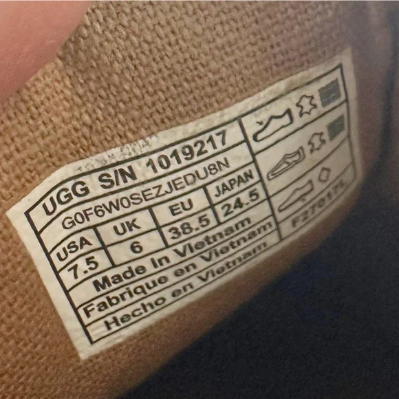 UGG Cas Slip-on Sneakers Women's 7.5 Brown Suede with Metallic gold Leather Heel - Picture 2 of 9